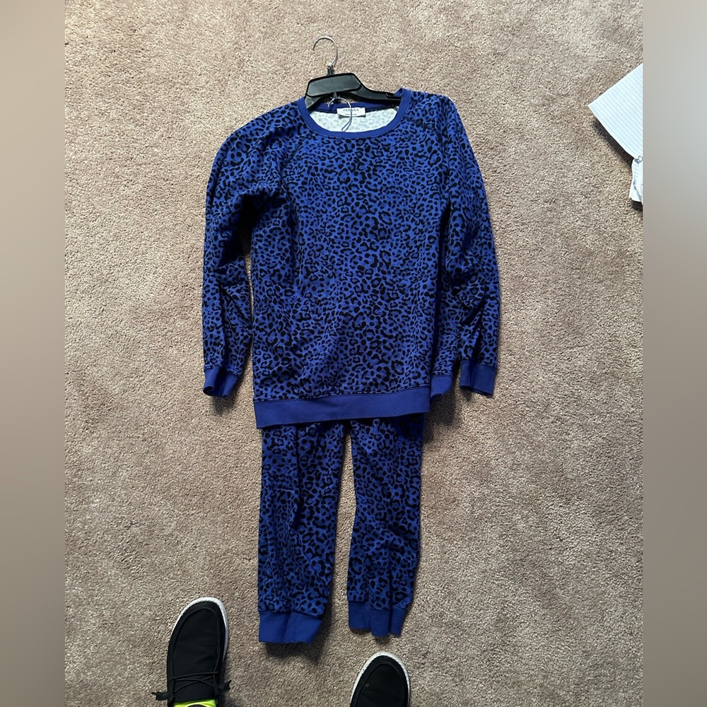 Zenana dark blue leopard sweatsuit NWOT size medium with pockets 🤩